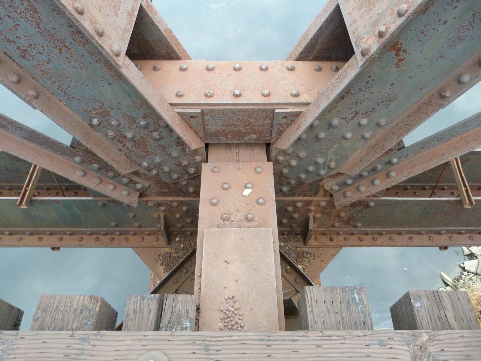 Lower connection.  Photo credit: Nathan Holth (Historicbridges.org); used with permission.